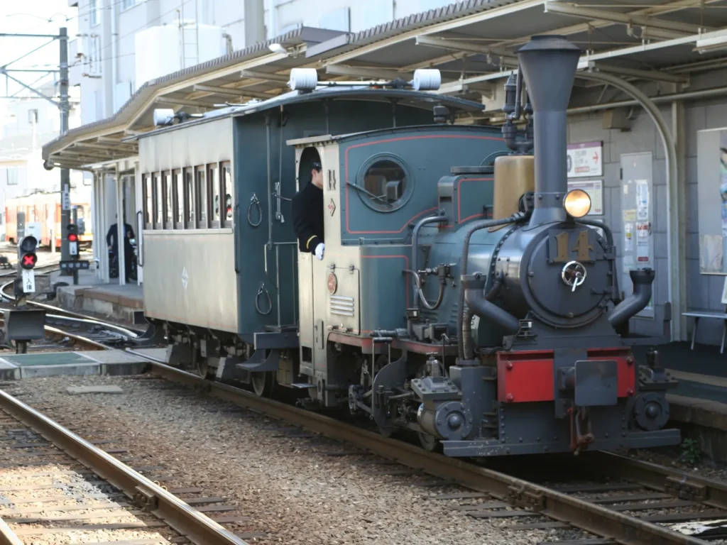 坊っちゃん列車入線画像