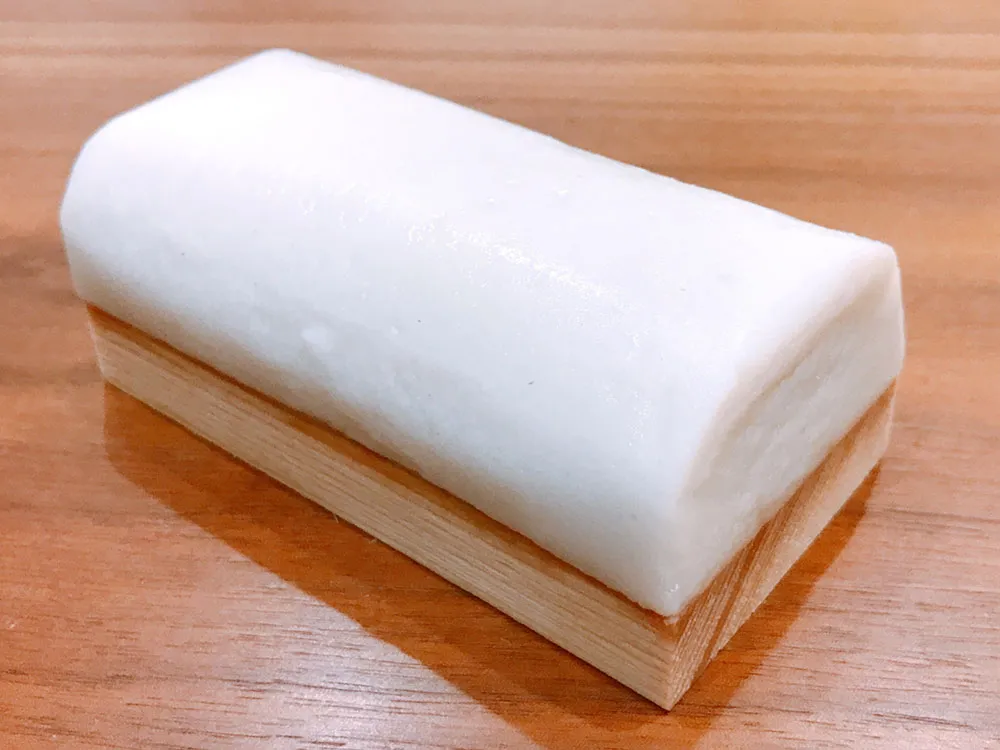 白い板付蒲鉾の画像