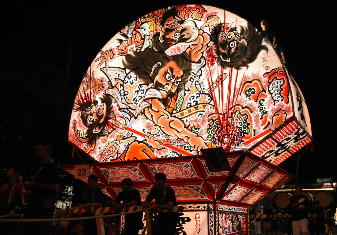 弘前のねぷた祭り扇ねぷたの画像