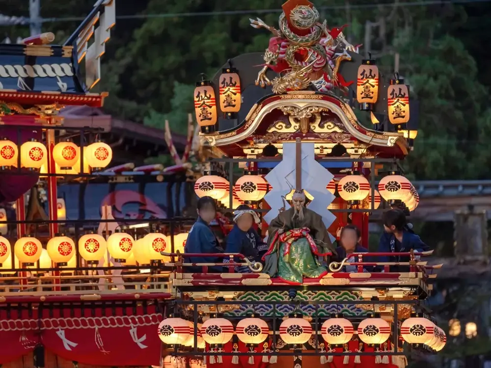 宵祭の屋台の画像