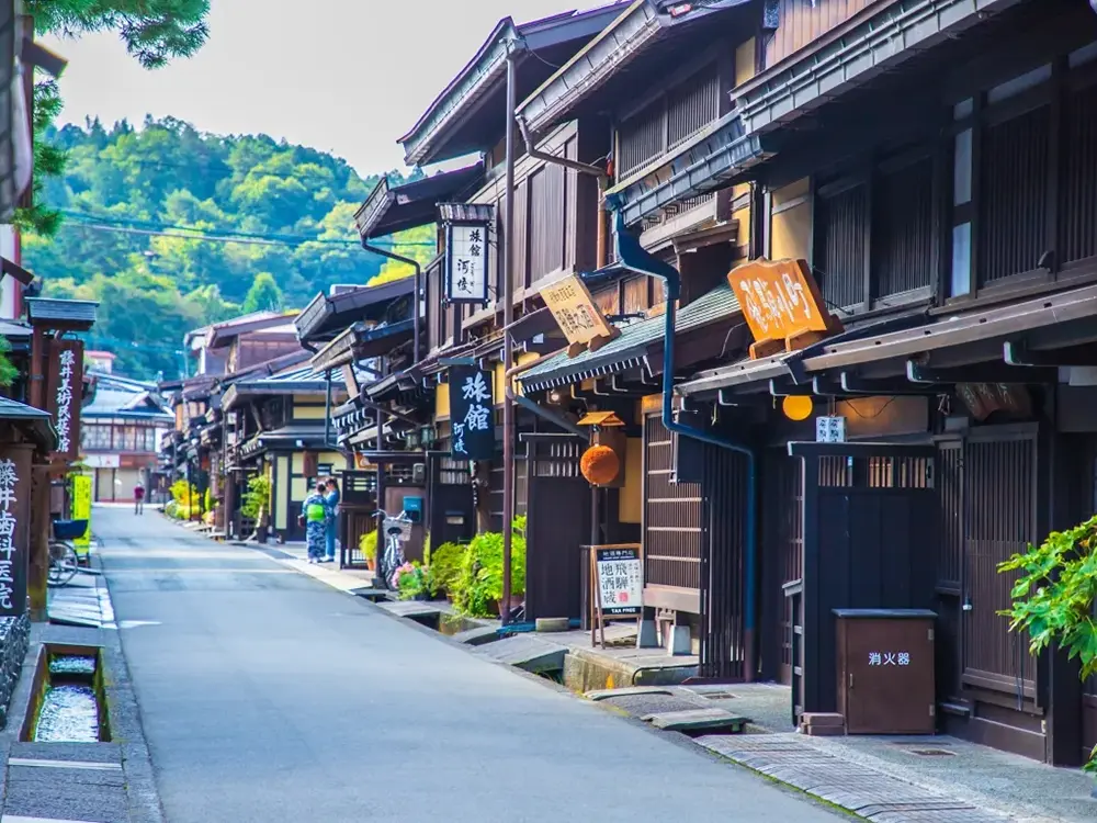 高山の古い街並みの画像
