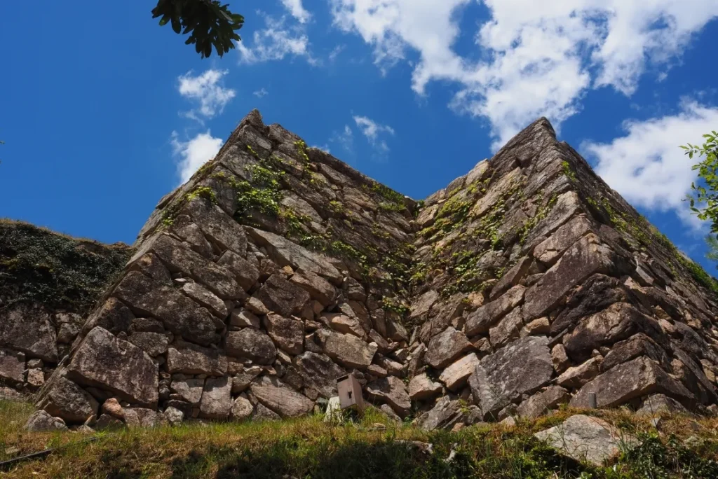 竹田城跡の美しい穴太積みの石垣の画像