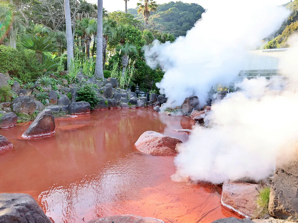 別府、海地獄の赤池の画像