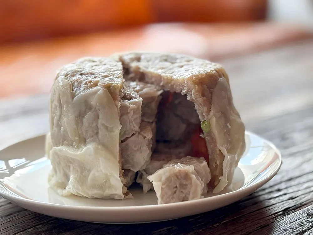 カットして中が見える「ジャンボシウマイmini」の画像