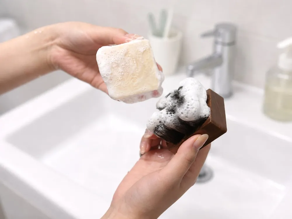 SUVEのブラシを使用している写真