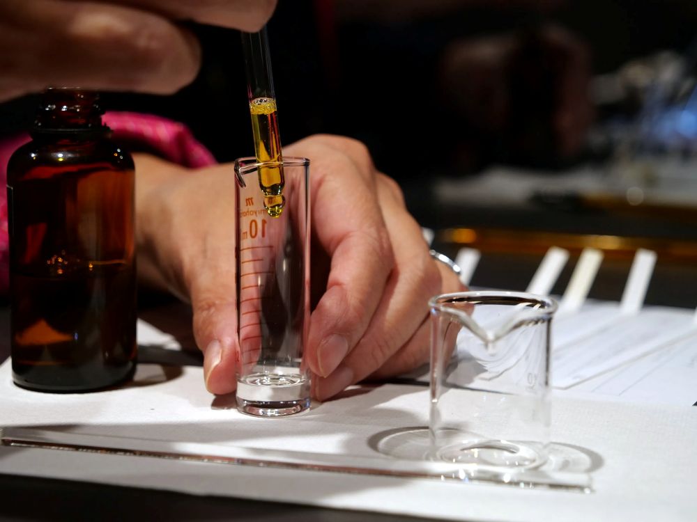 呼子蒸留所で体験できるアロマディフューザークラフトの画像