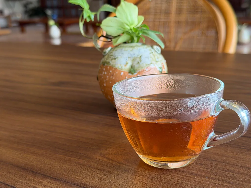 豊富に用意されているお茶の画像
