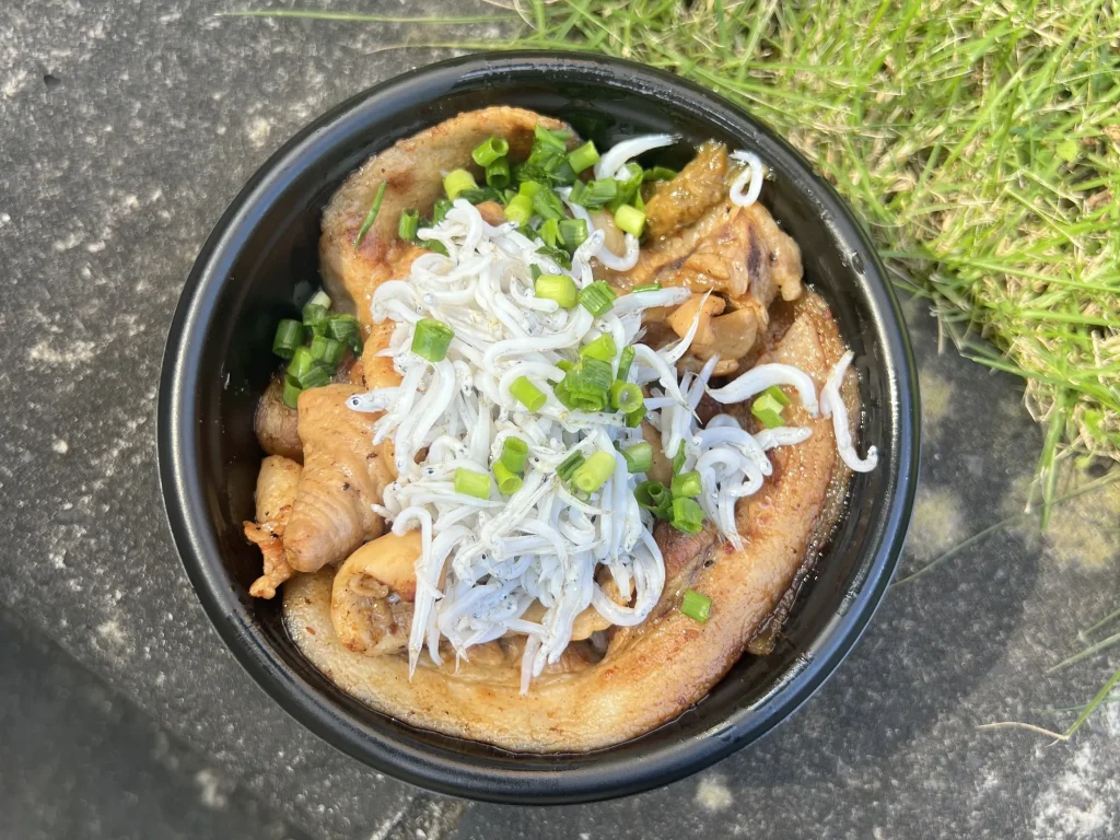 「シン・かしまし豚丼~常陸乃国しらすとともに~」の画像